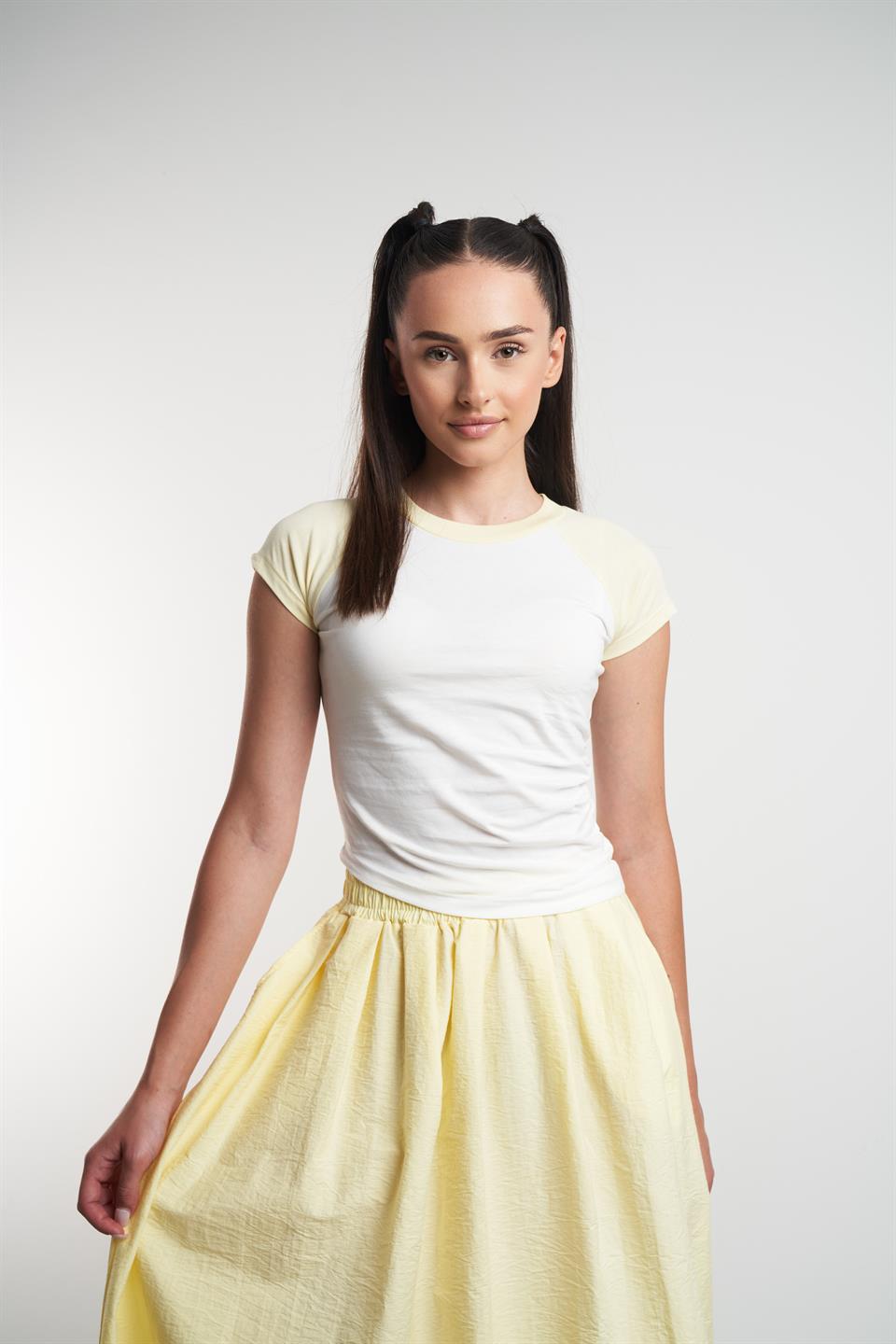 Yanlar Büzgülü Kısa Kol Bluz Ekru-Sarı