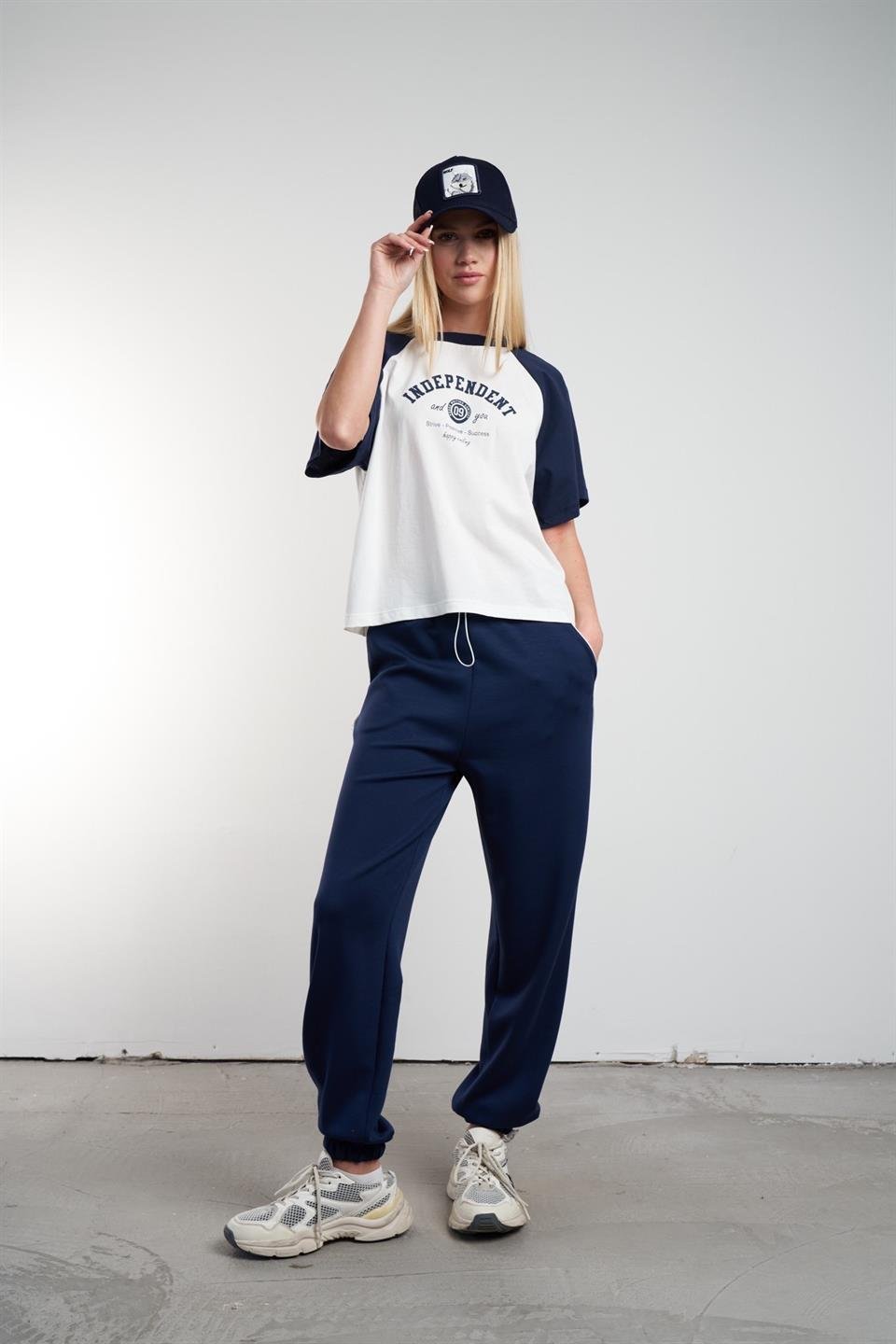 Yanlar Şerit Detaylı Eşofman Altı Lacivert