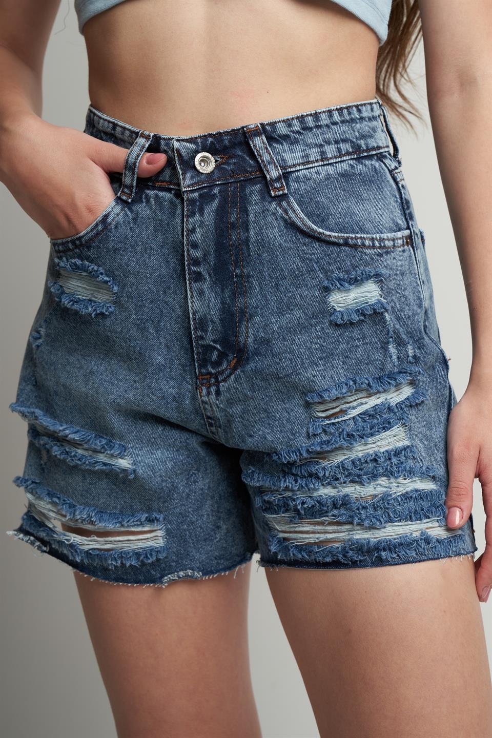 Yırtık Detaylı Jean Şort Mavi