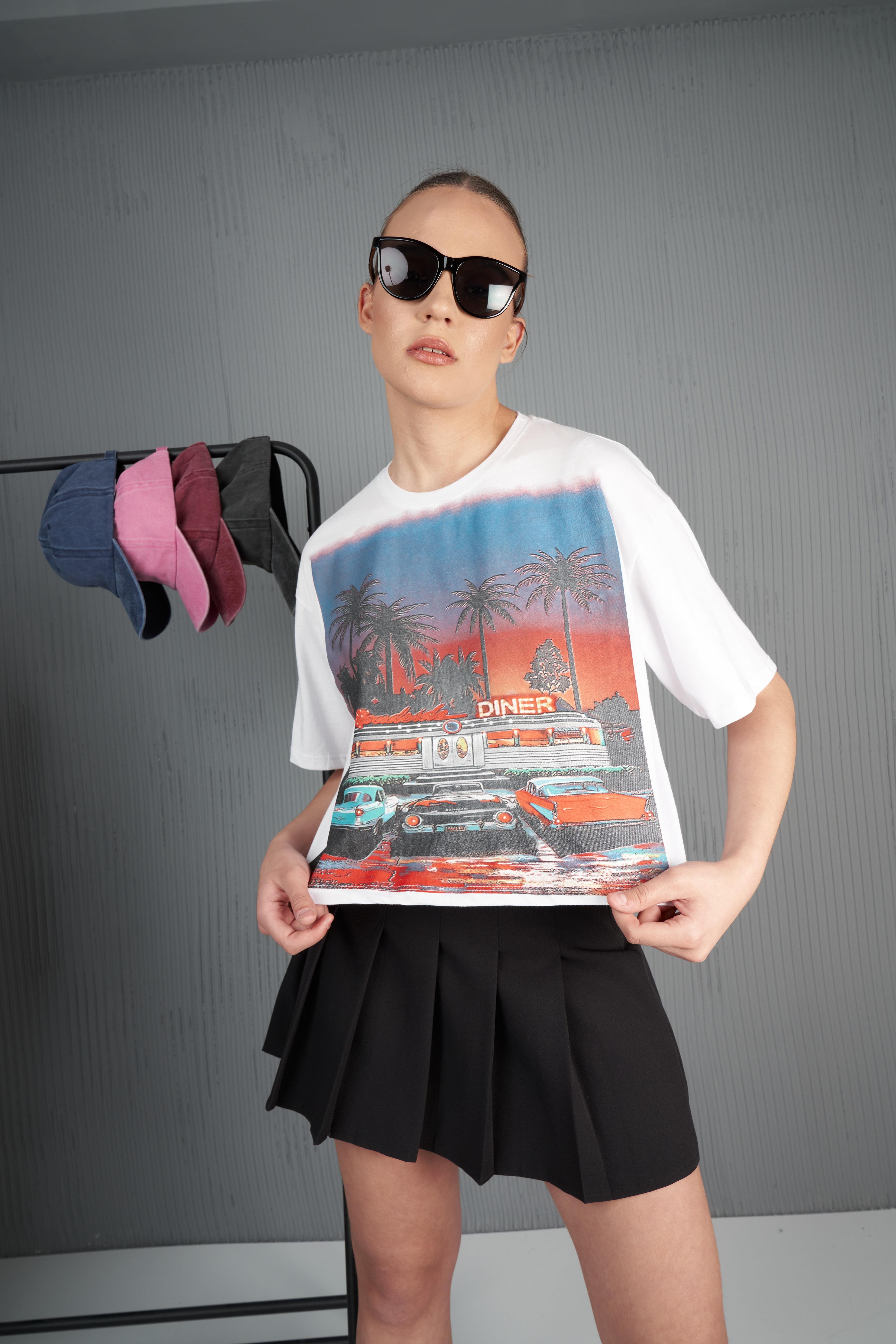 Araba Baskılı Kısa T-shirt Beyaz