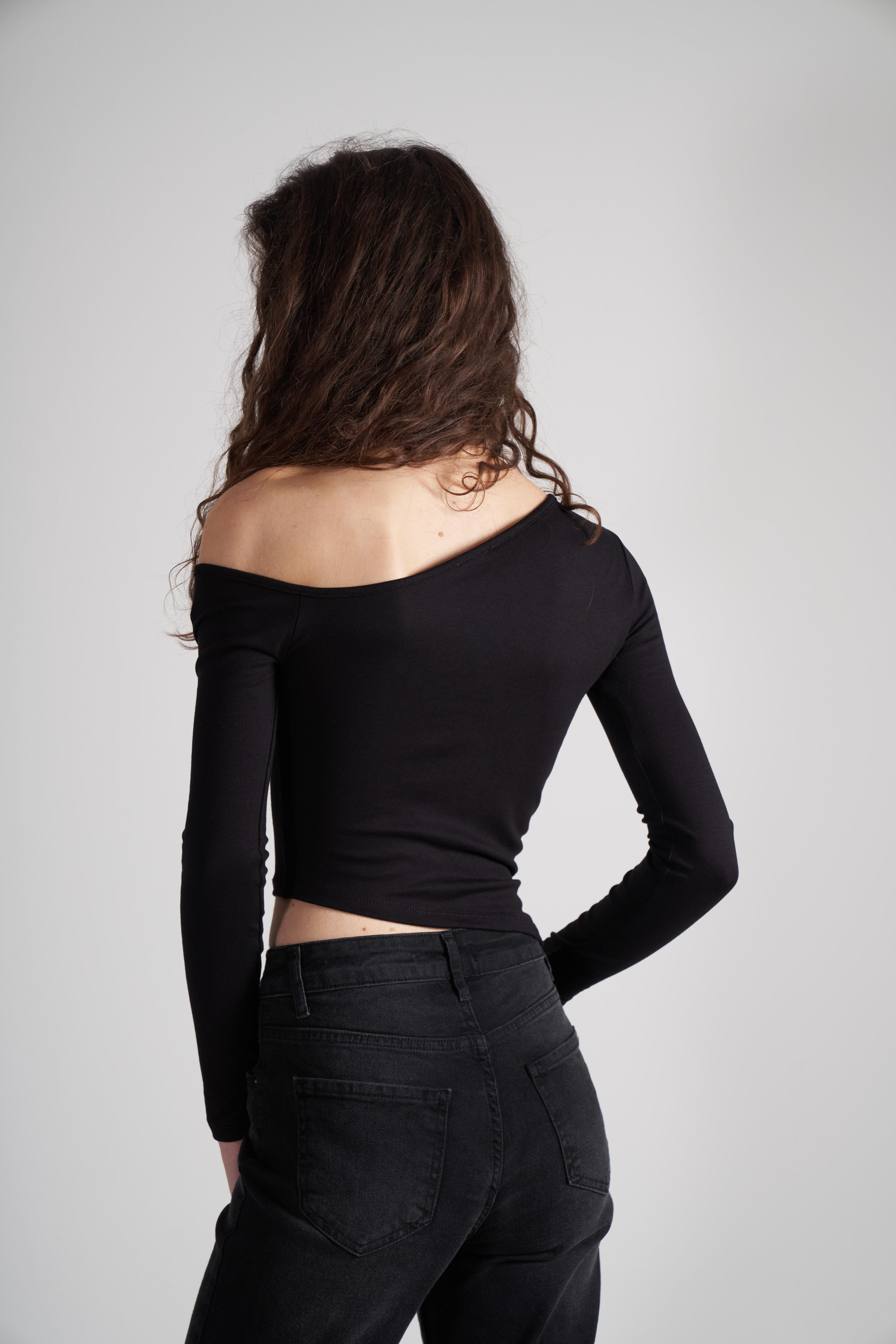 Asimetrik Kesim Uzun Kol Bluz Siyah