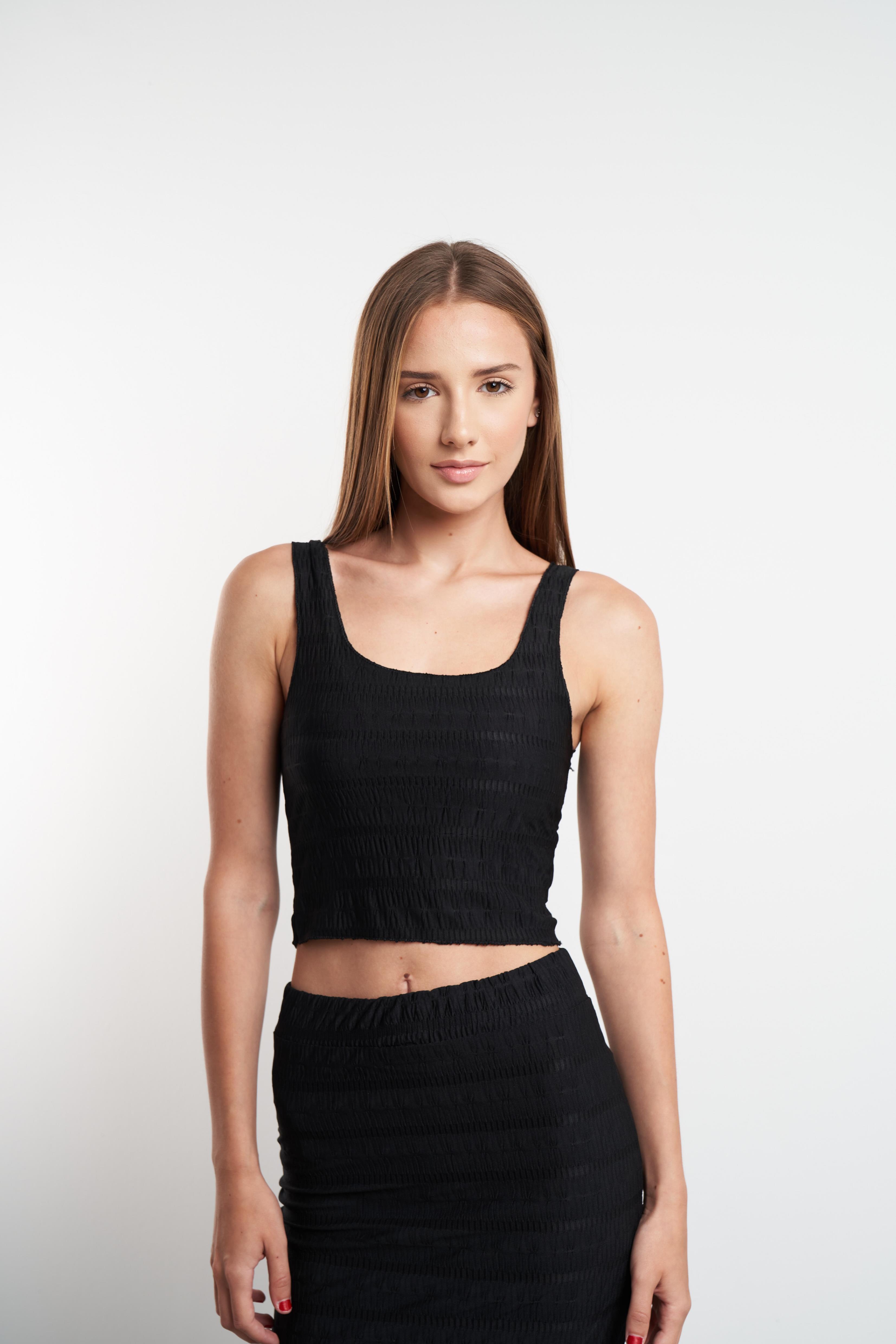 Askılı Kabartma Desenli Crop Bluz Siyah