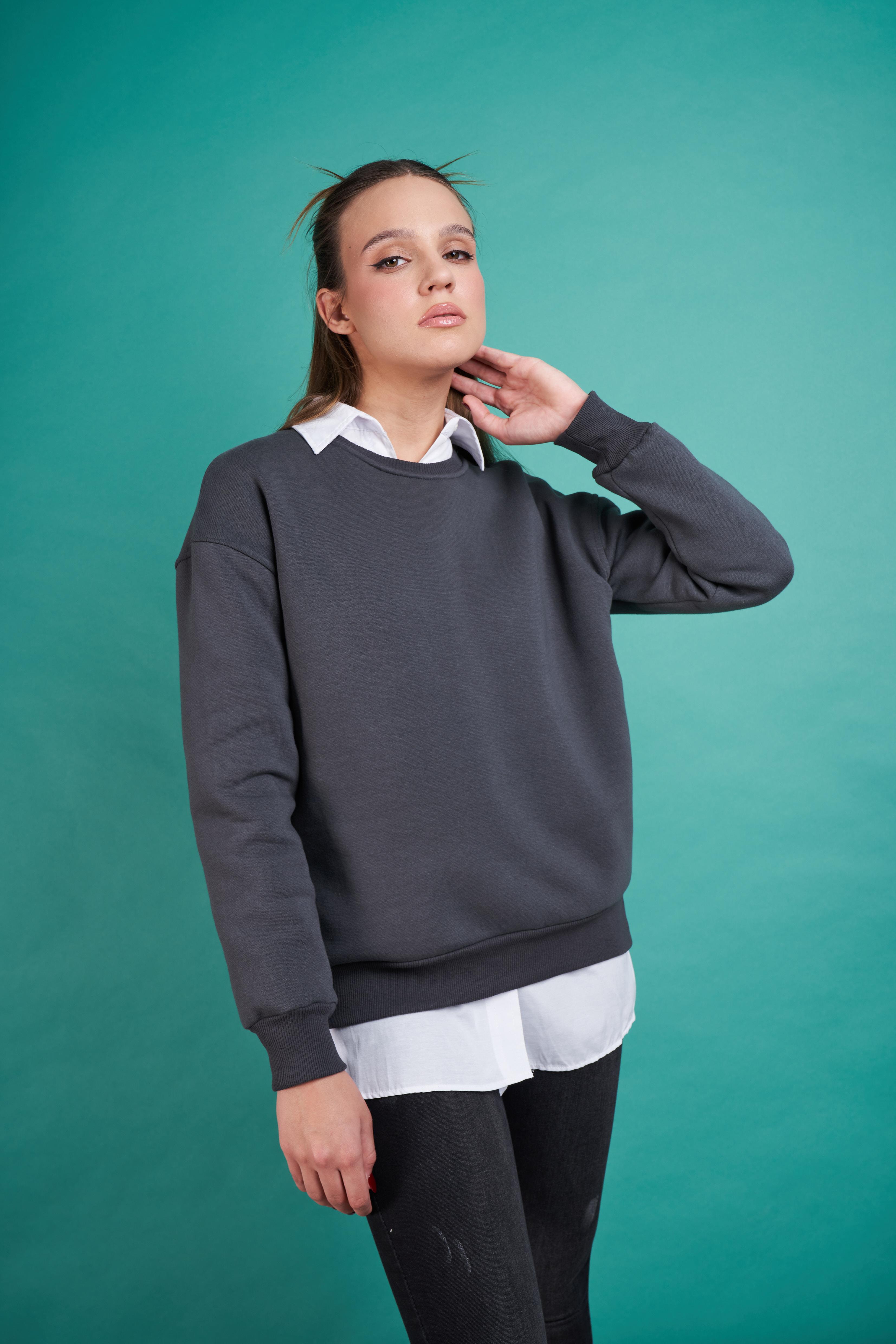 Bisiklet Yaka Şardonlu Basic Sweatshirt