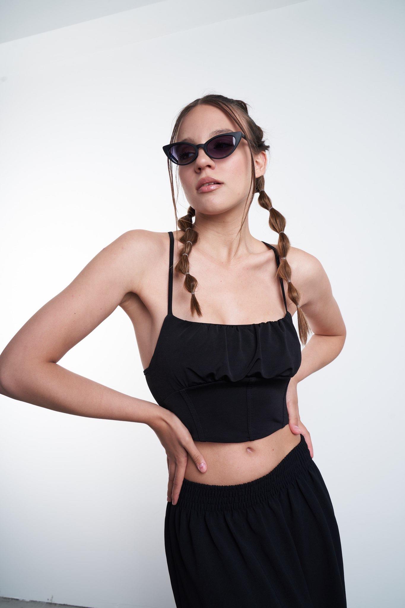 Biye Detaylı Crop Bluz Siyah