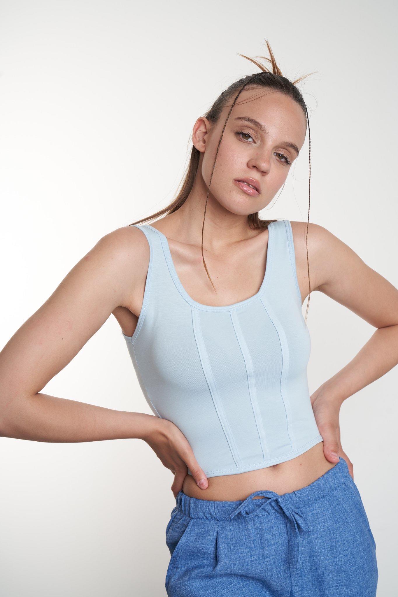 Biye Detaylı Kolsuz Crop Bluz Bebe Mavi