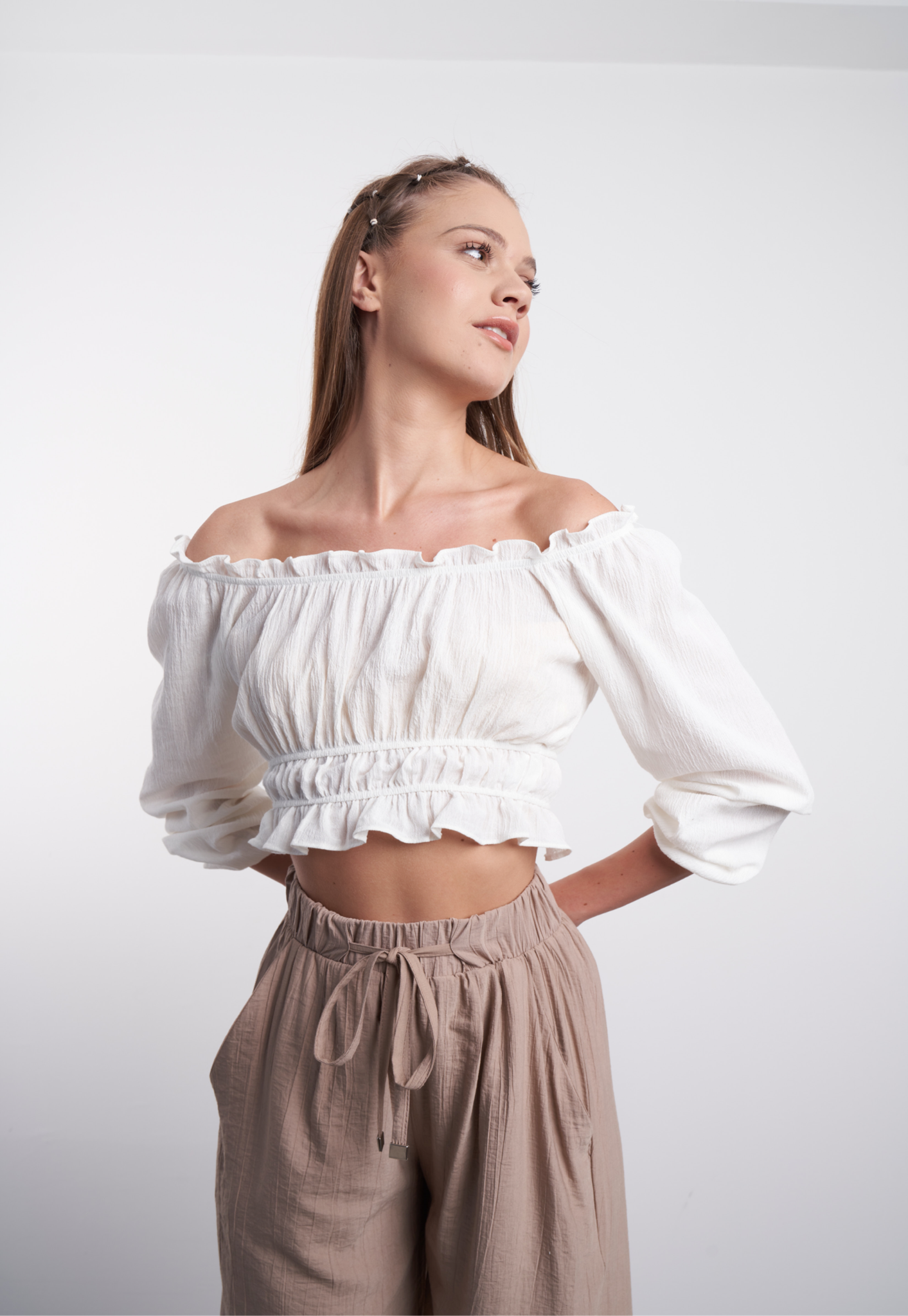 Büzgü Detaylı Crop Bluz Ekru