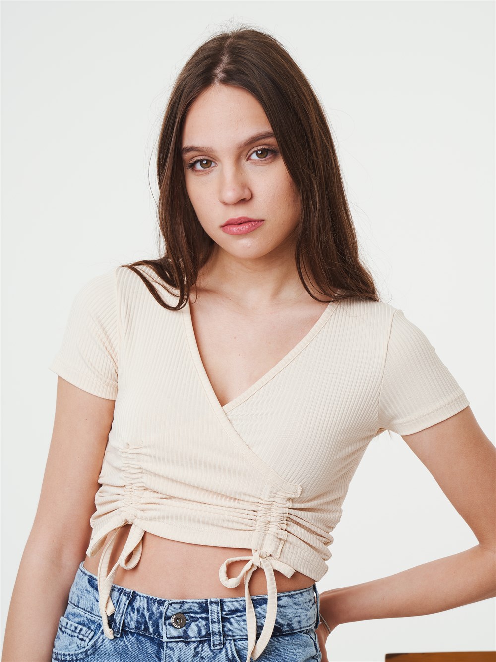 Büzgü Detaylı T-shirt