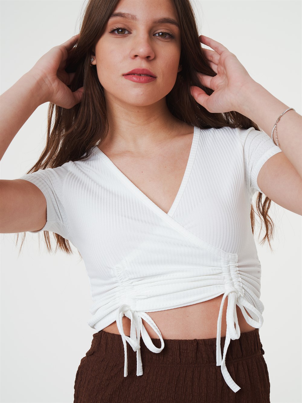 Büzgü Detaylı T-shirt