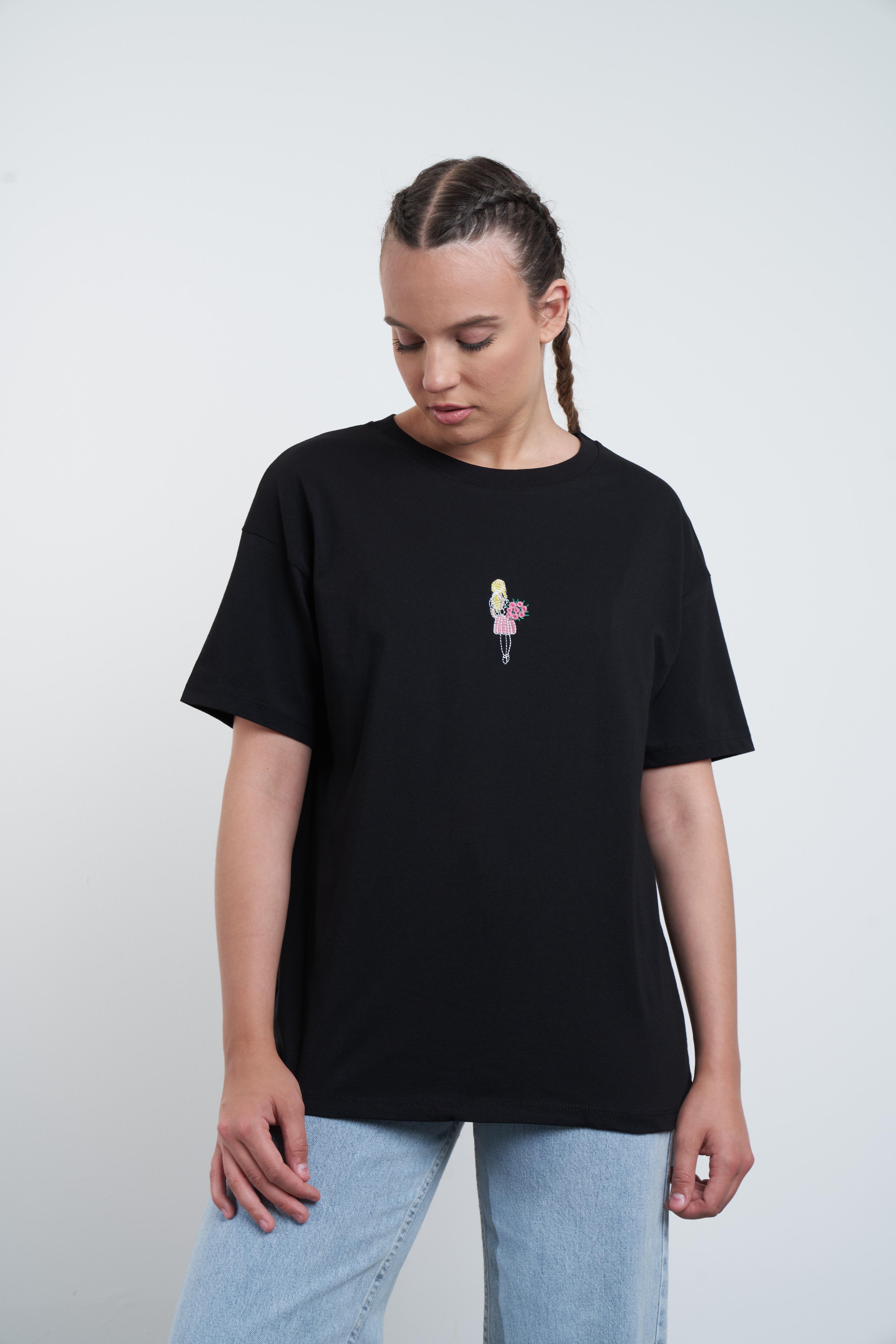 Çicekli Bayan Nakış Baskılı T-shirt Siyah