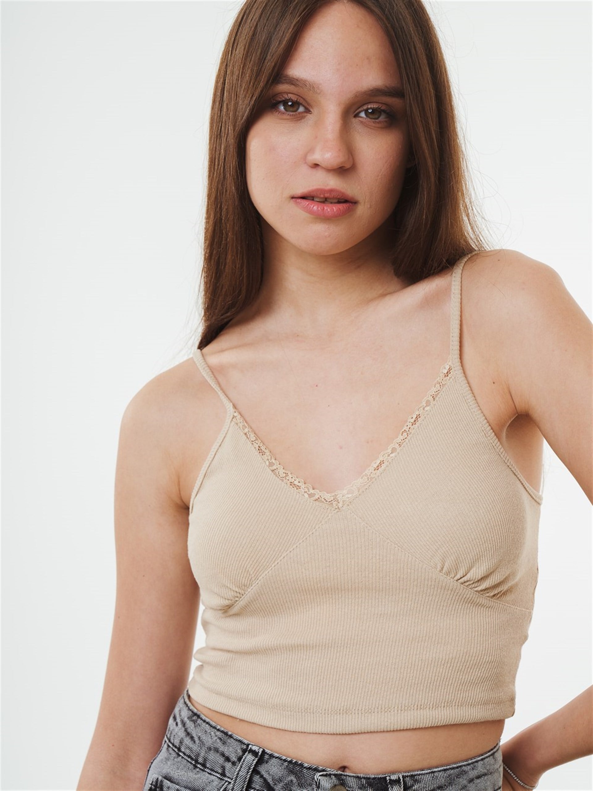 Dantel Detaylı Atlet