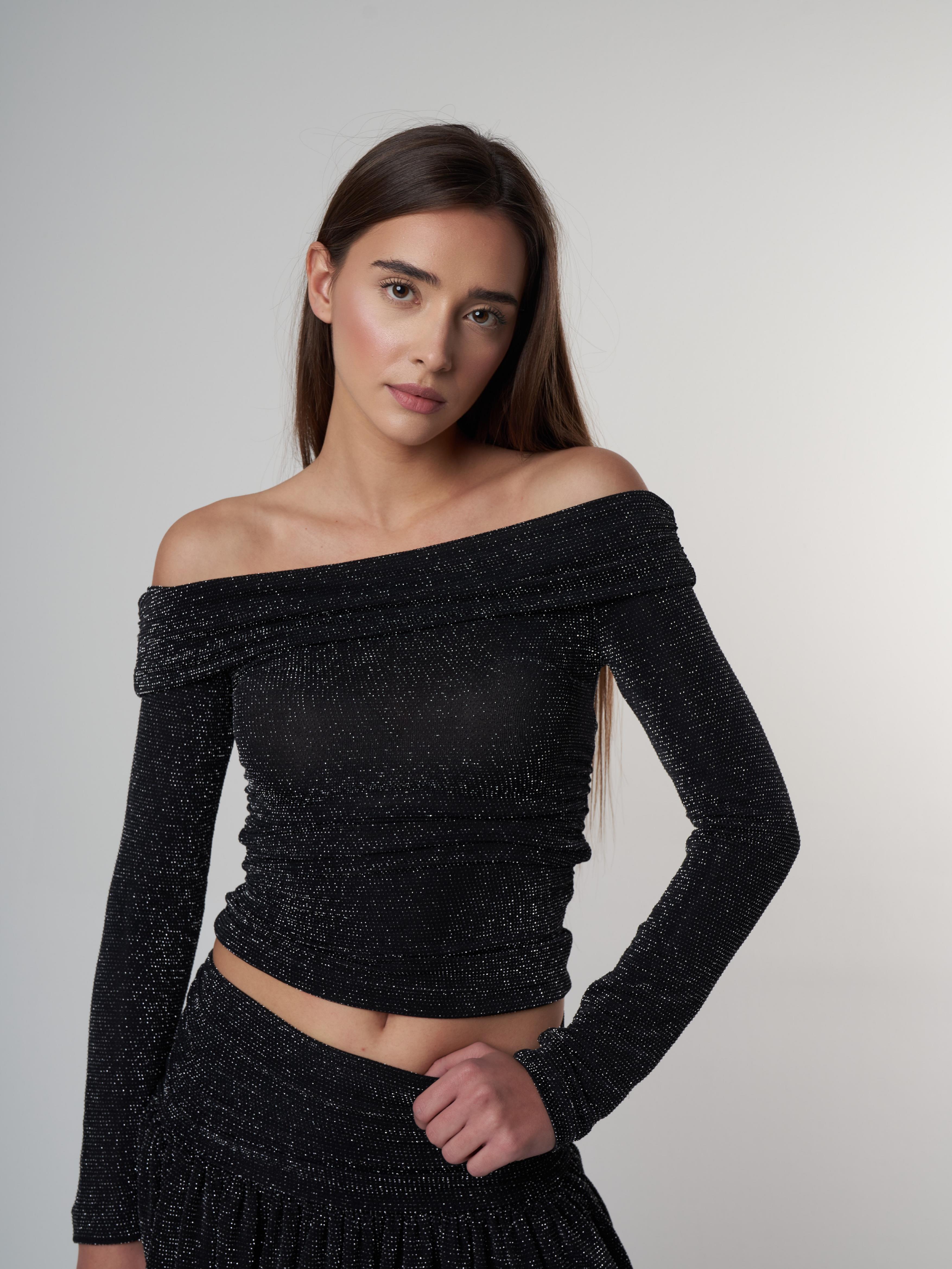 Degaje Yaka Simli Uzun Kol Bluz Siyah