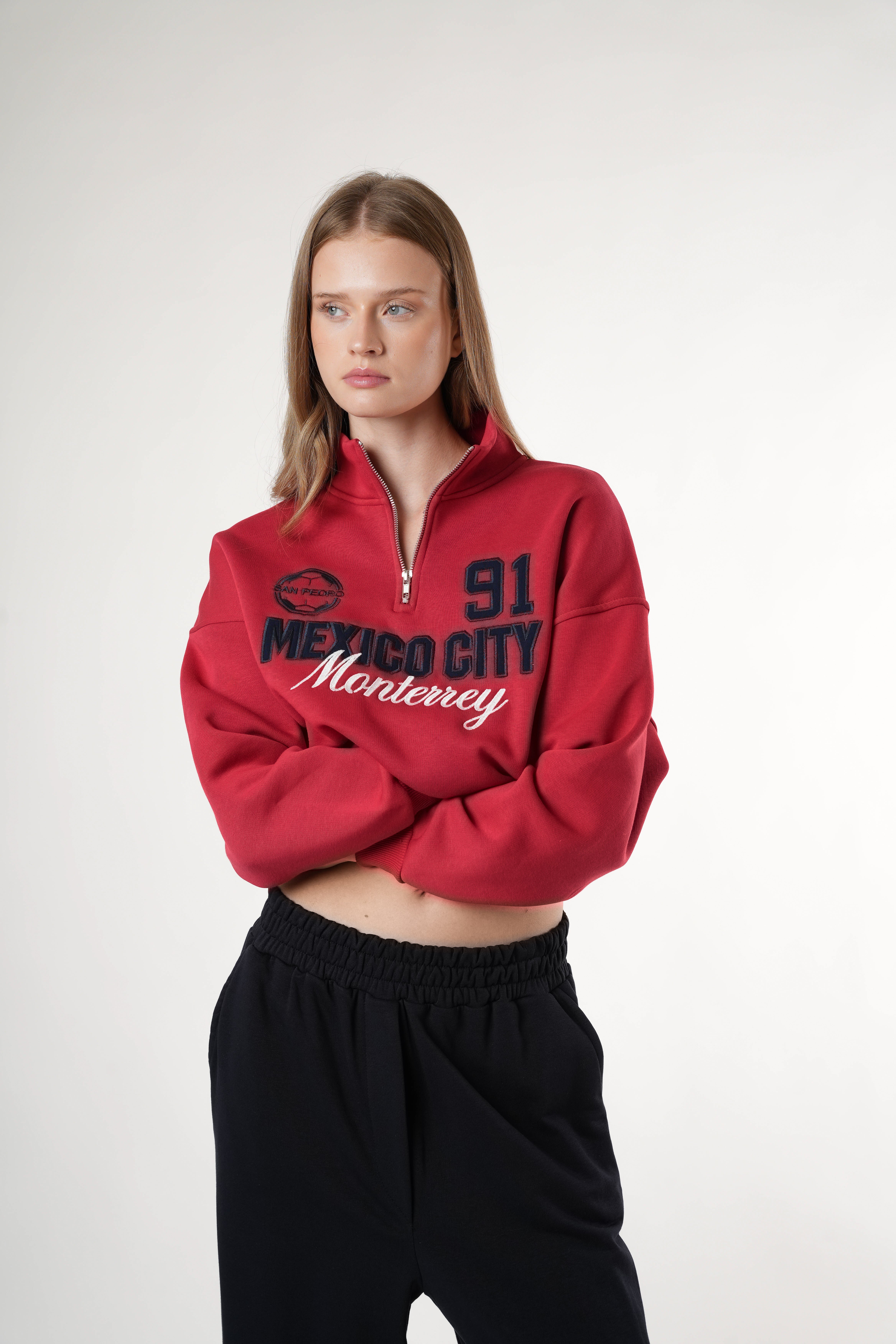 Dik Yaka Şardonlu Sweatshirt Kırmızı