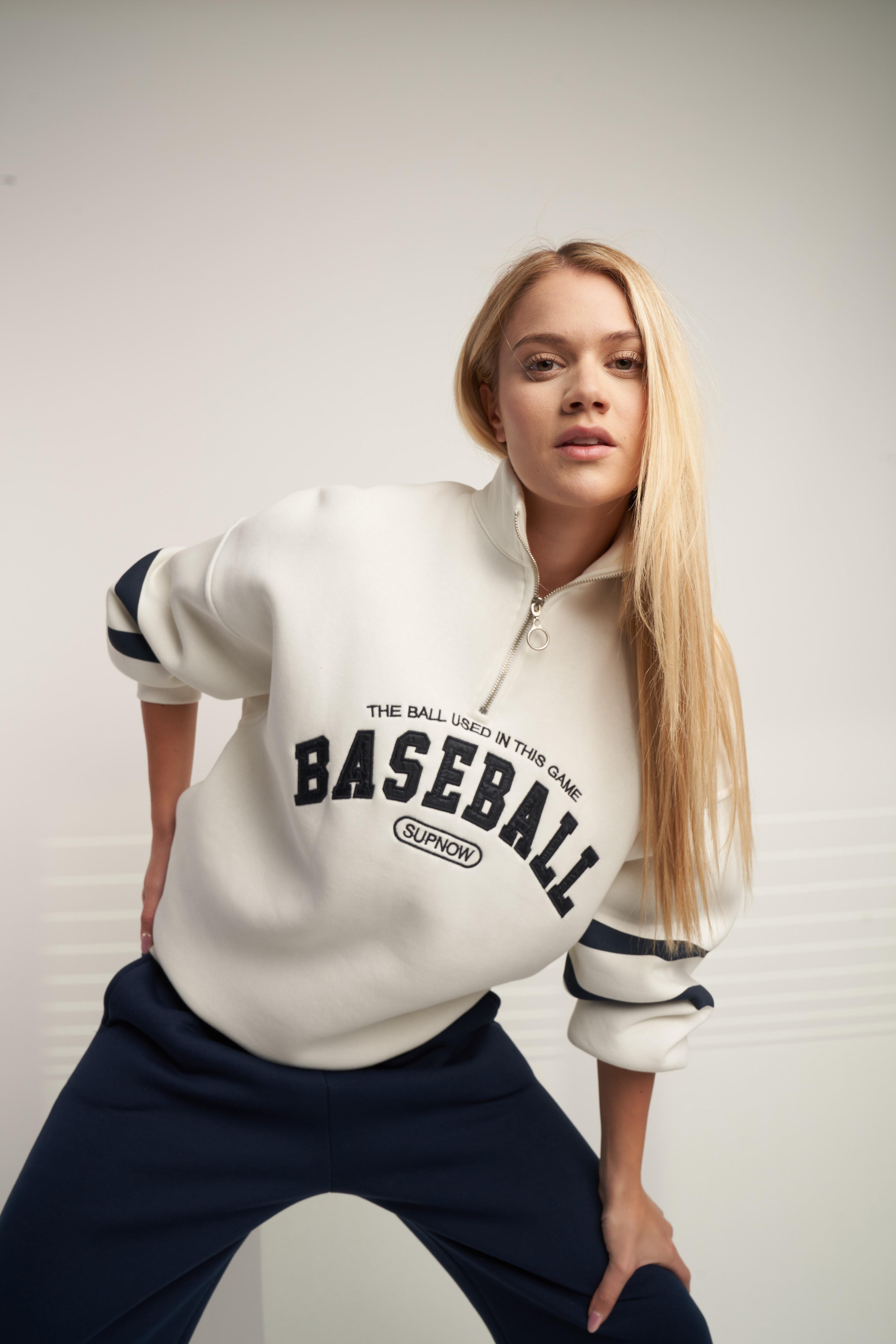 Fermuar Detaylı Baseball Baskılı Sweatshirt Ekru