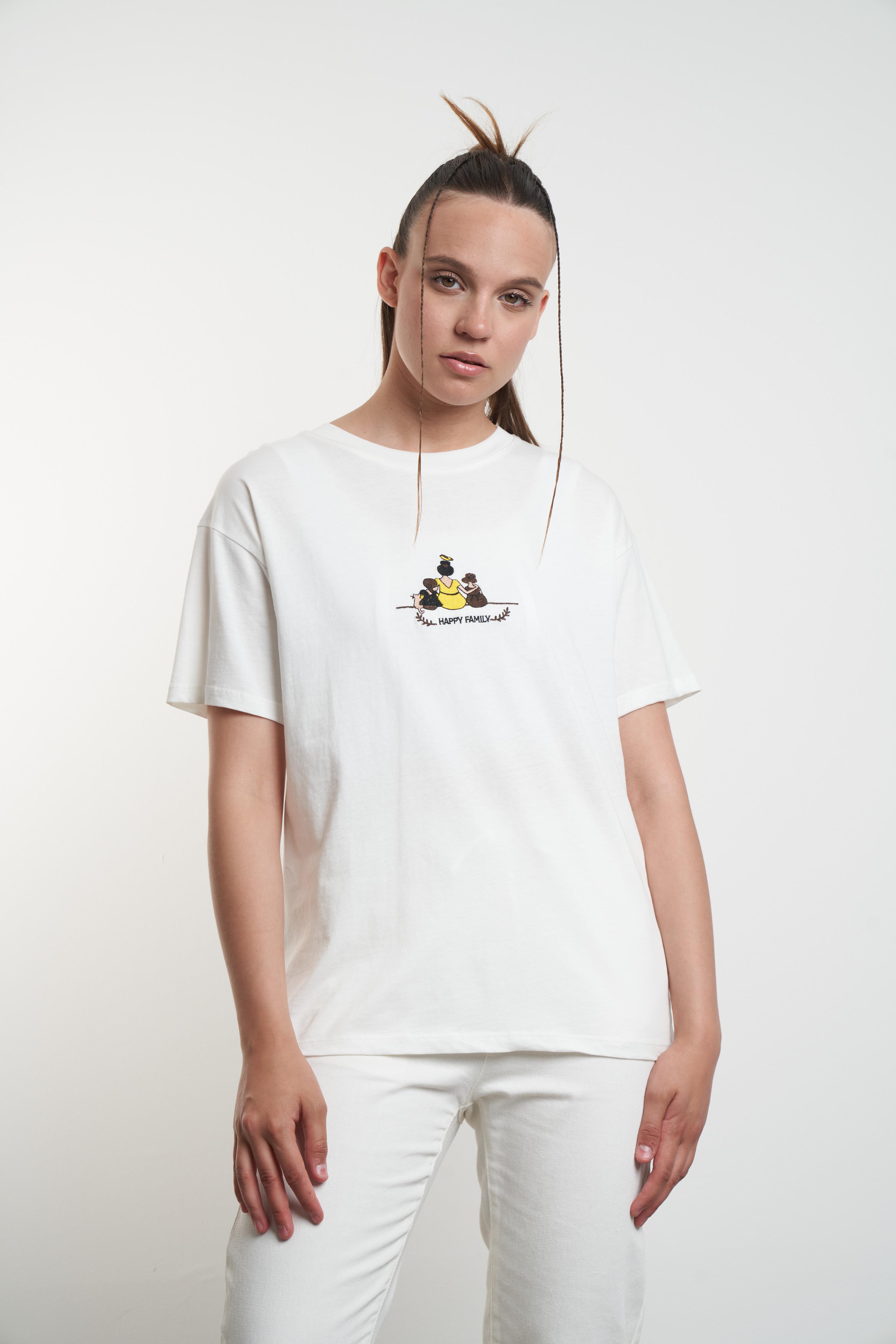 Happy Family Nakış Baskılı T-shirt Ekru