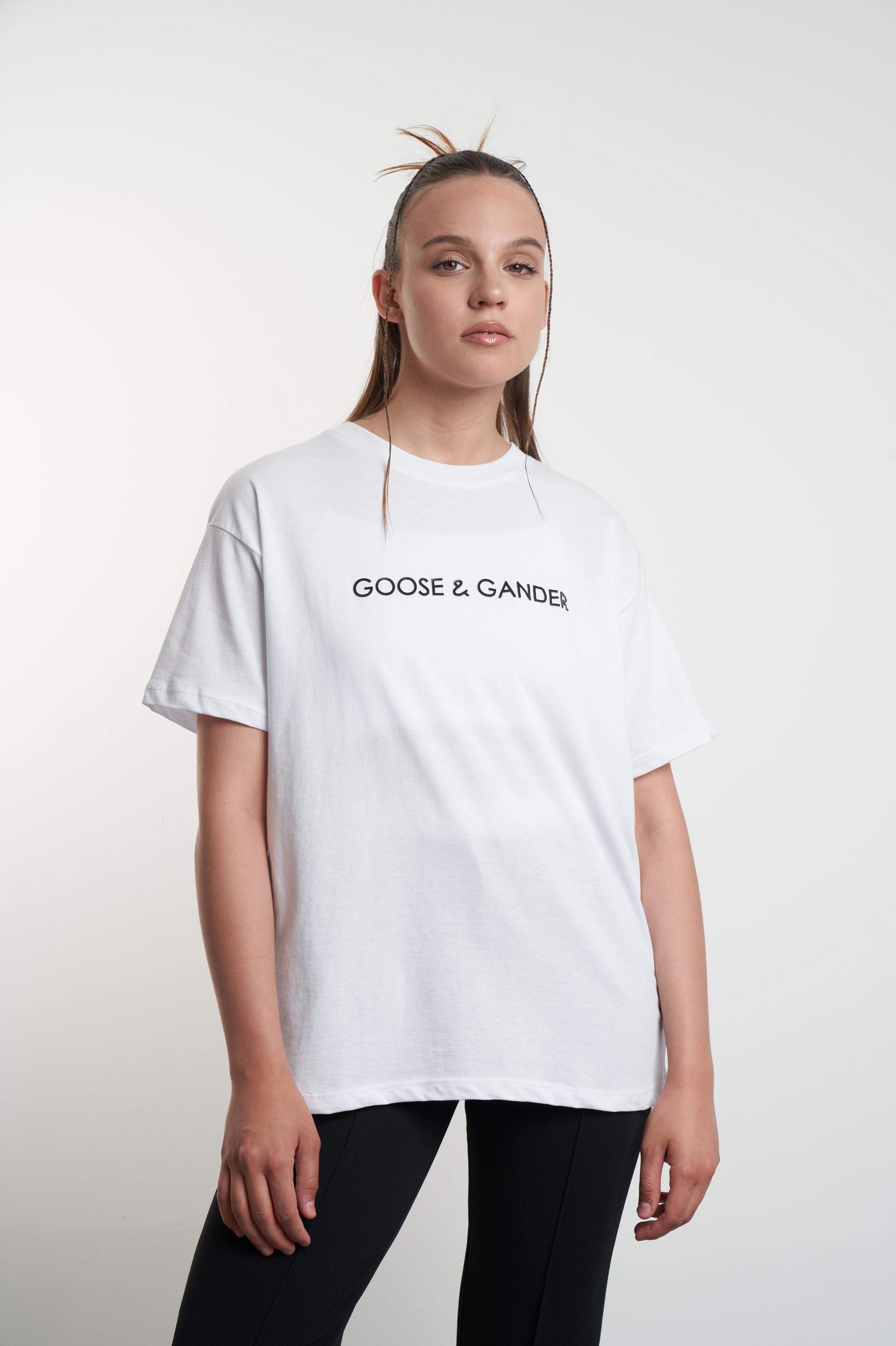 Kabartma Yazı Baskılı T-shirt Beyaz