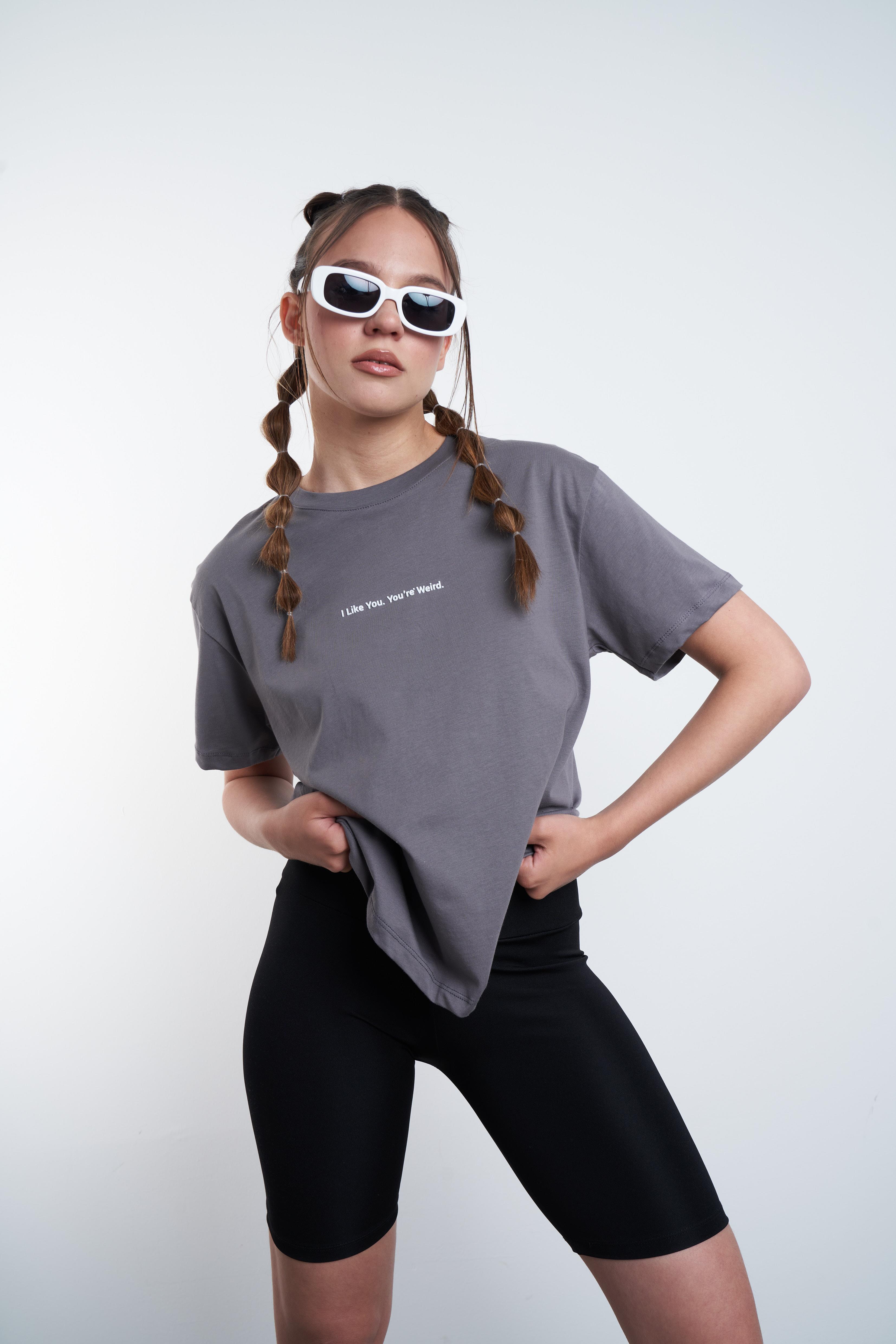 Kabartma Yazı Baskılı T-shirt Koyu Gri