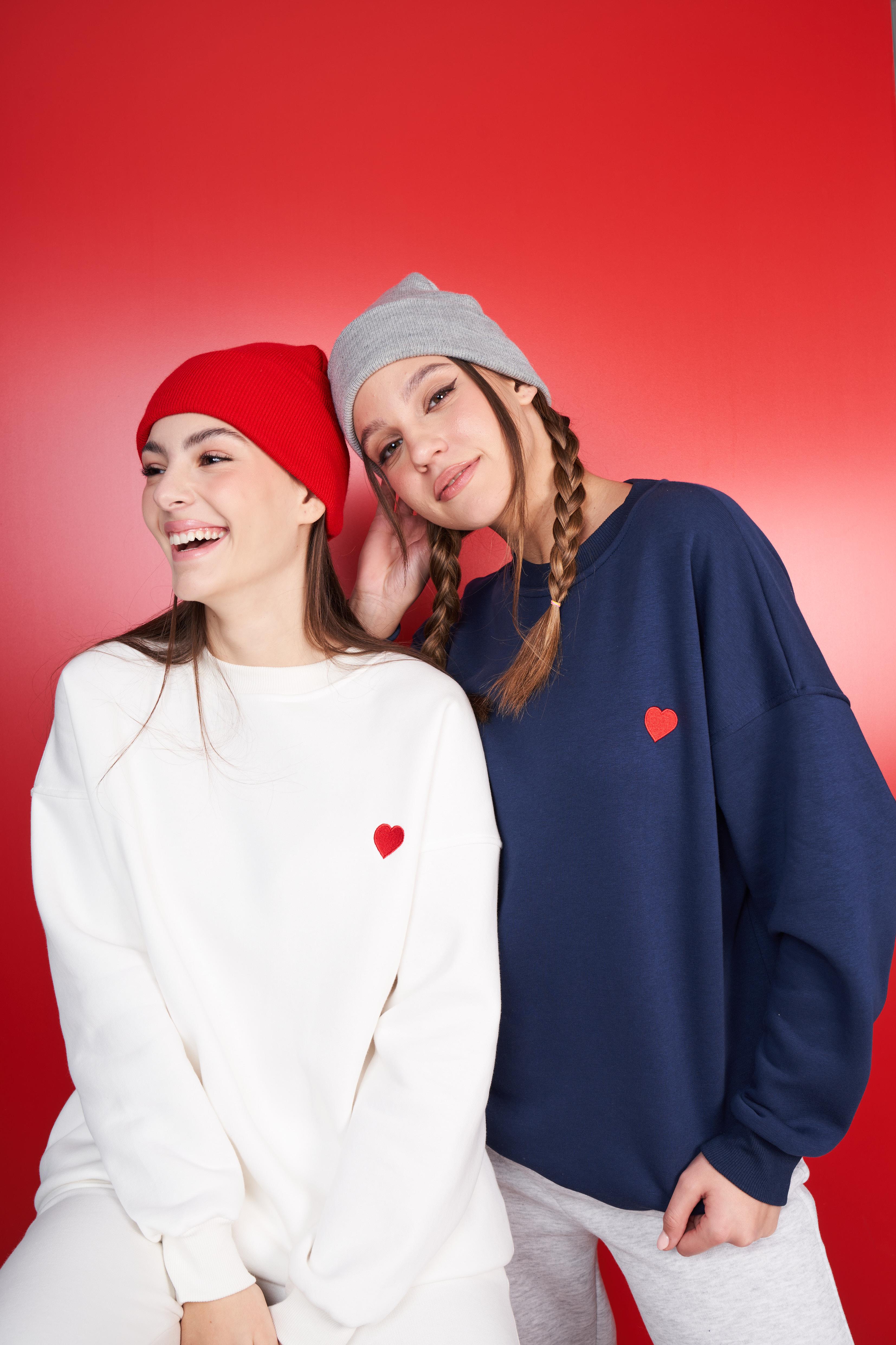 Kalp Nakış Bakılı Sweatshirt Lacivert