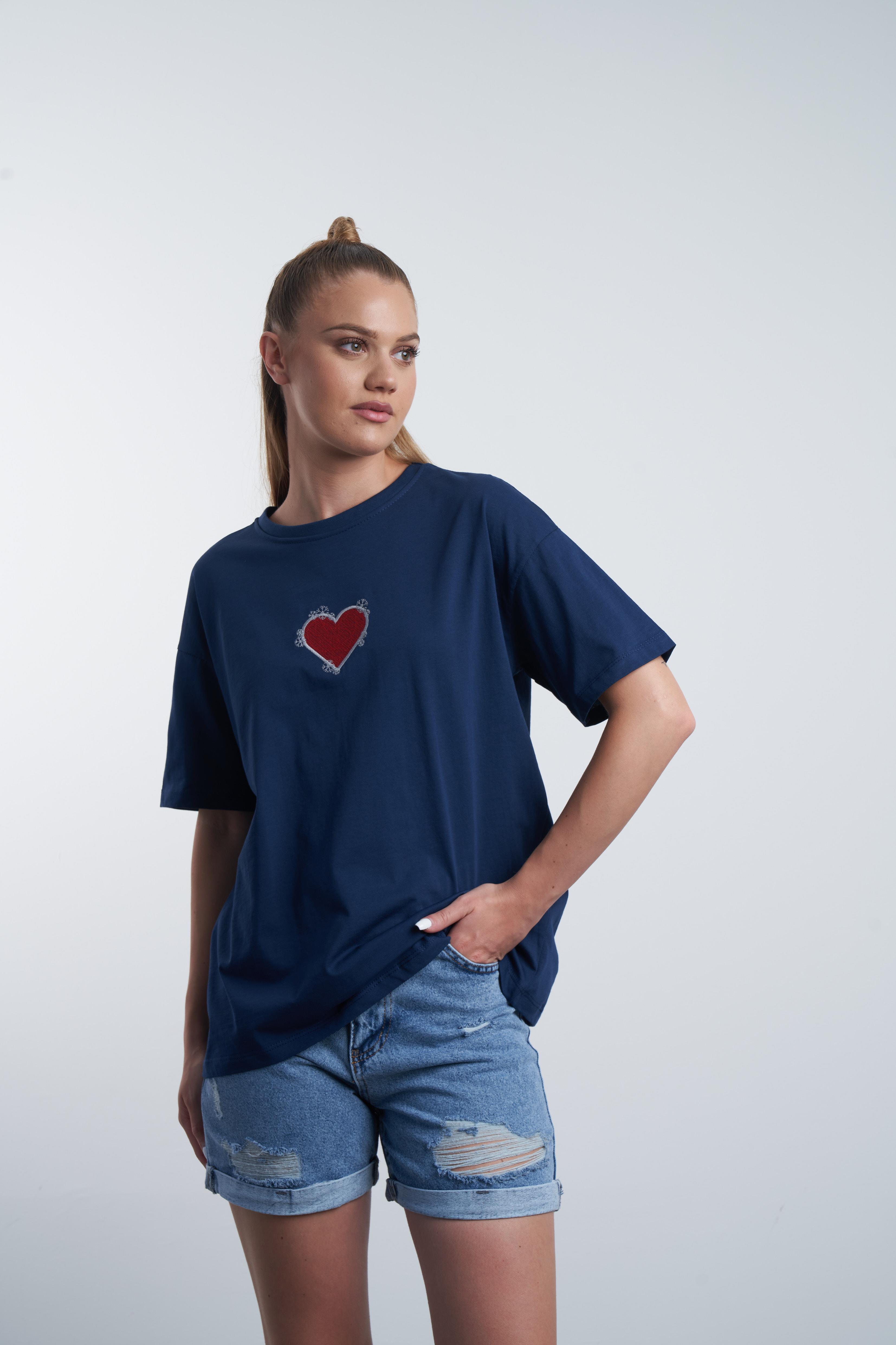 Kalp Nakış Baskılı T-shirt Lacivert