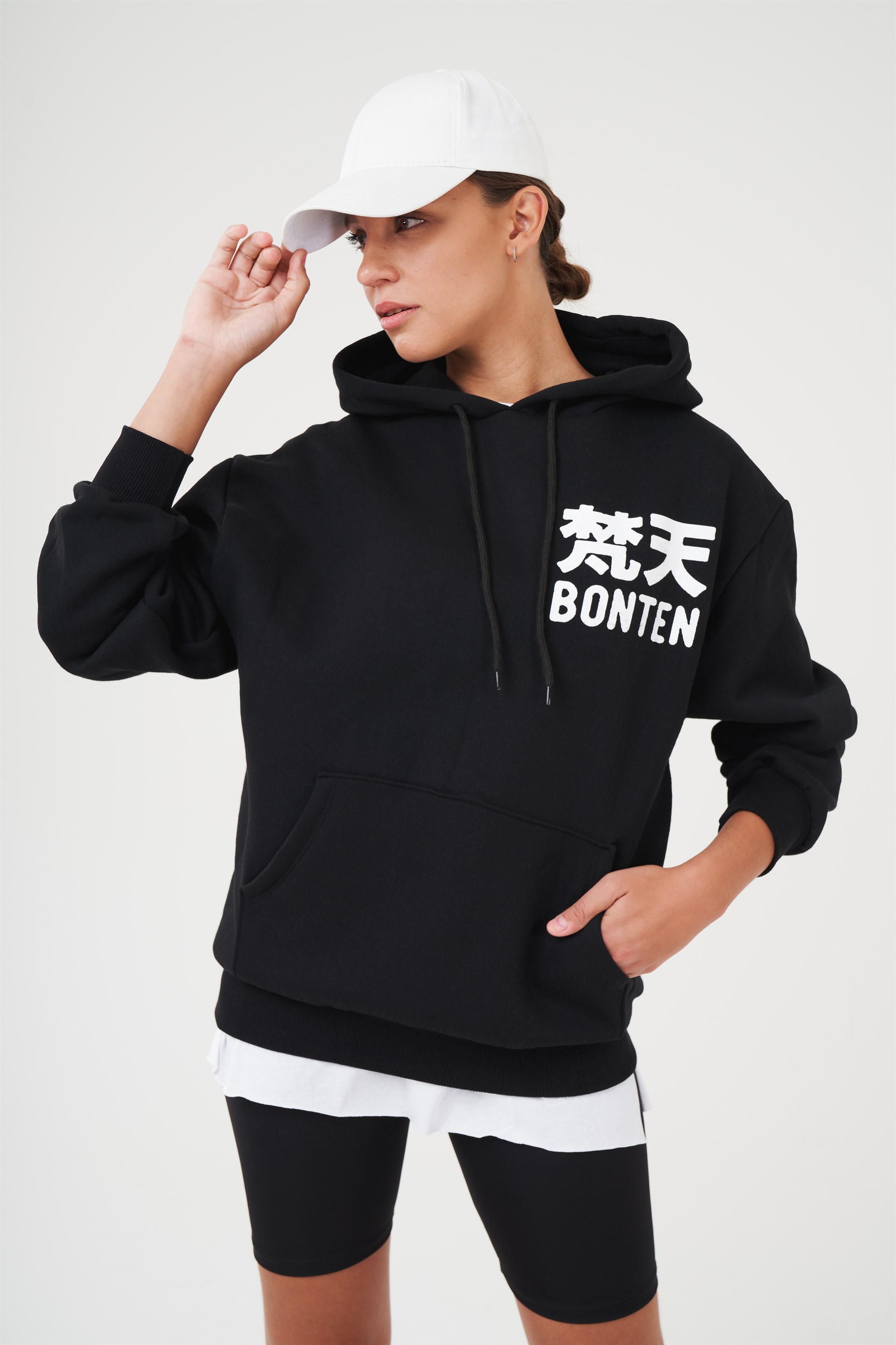 Kapüşonlu Yazı Baskılı Sweatshirt