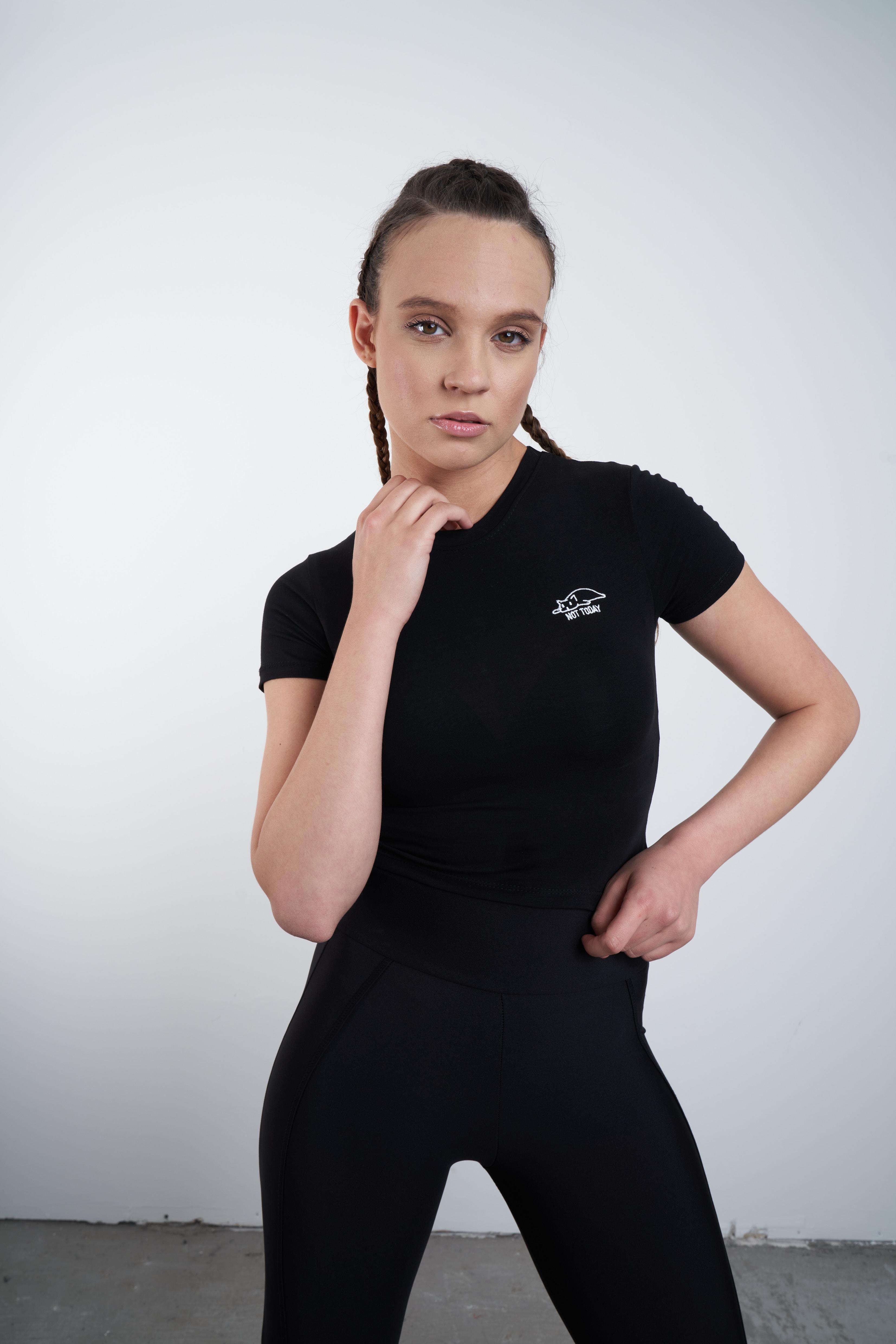 Kedi Nakış Baskılı Kısa T-shirt Siyah