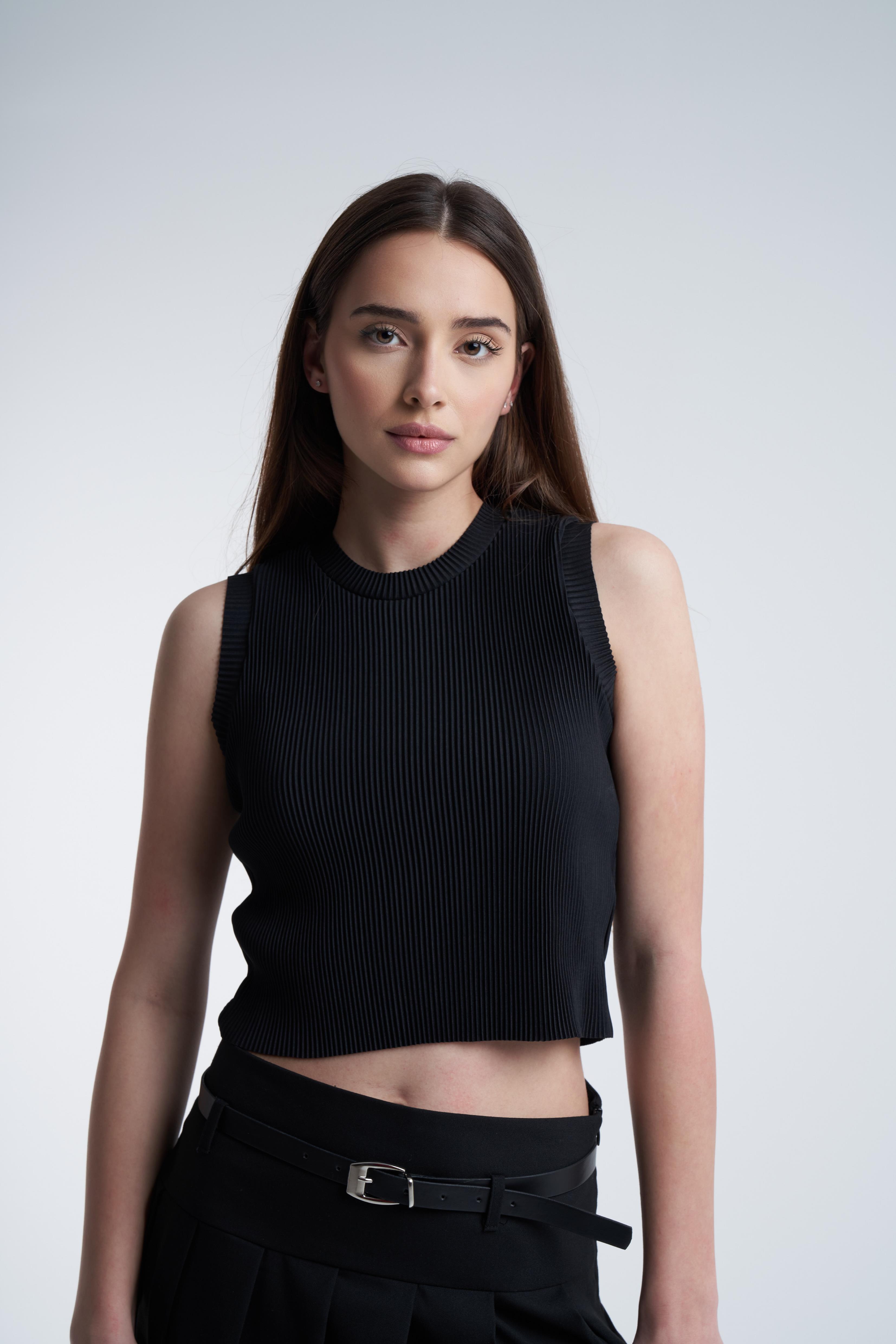 Kolsuz Plise Bluz Siyah