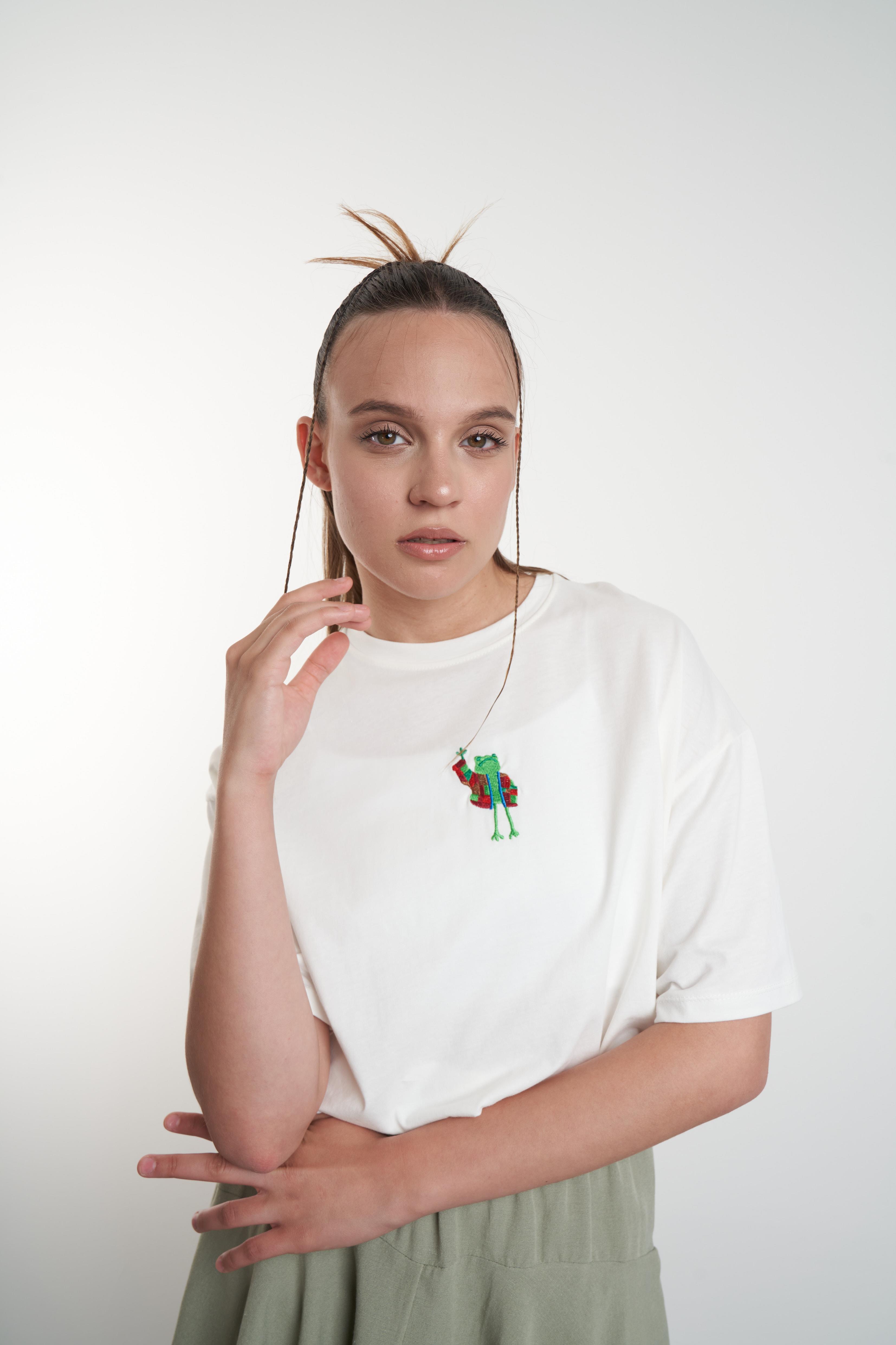 Oversize Kaplumbağa Nakış Baskılı T-shirt Ekru