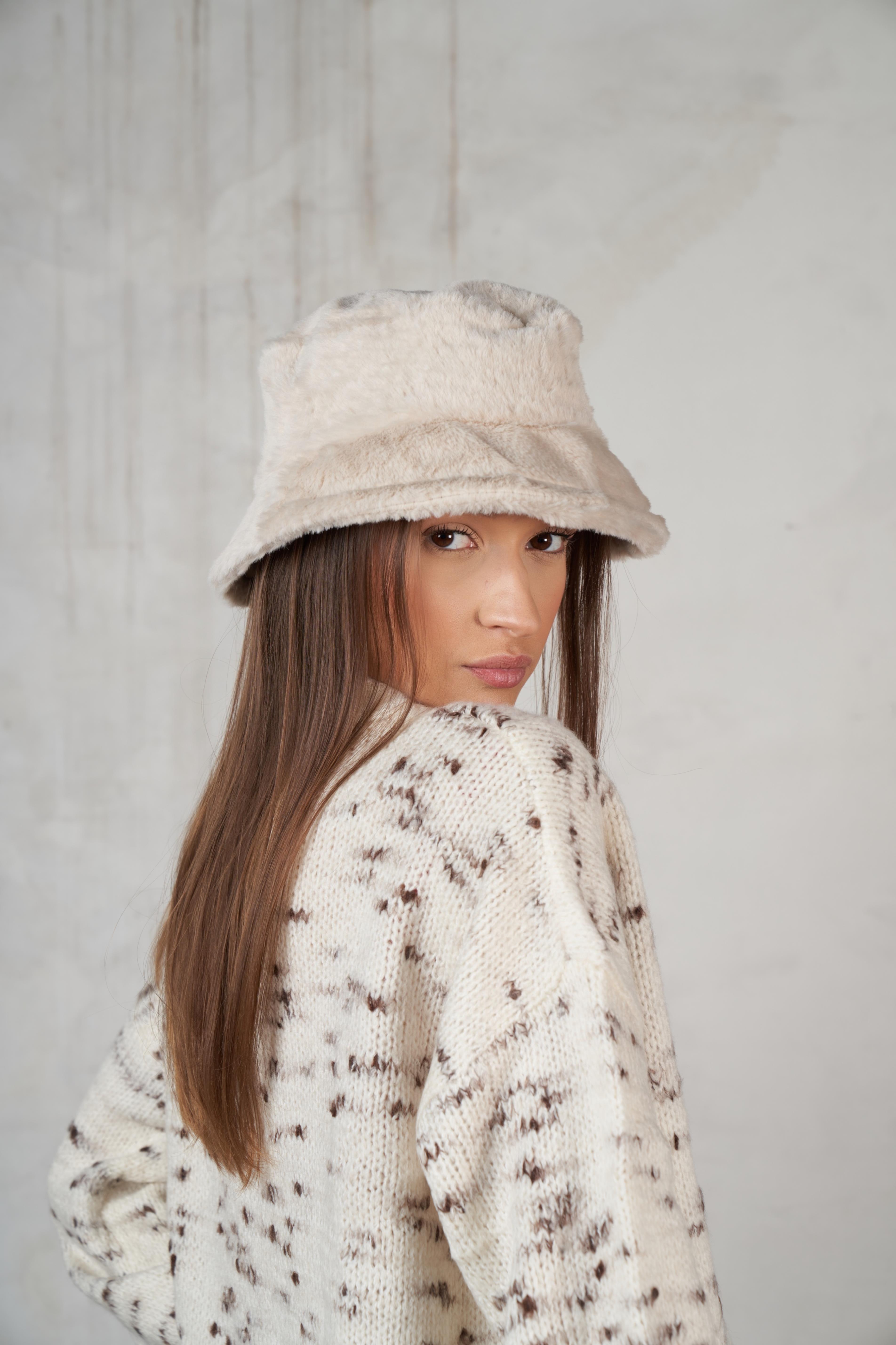 Peluş Bermuda Şapka Bej