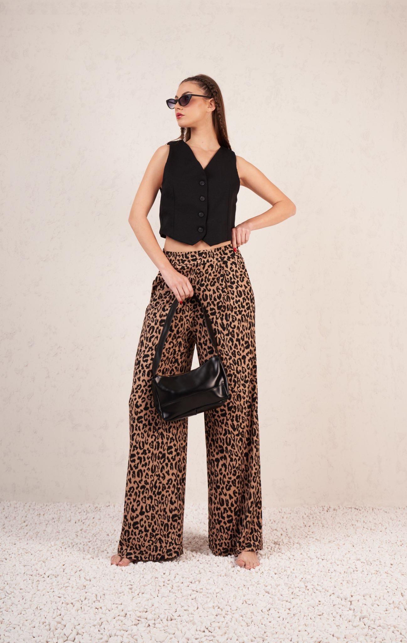 Pile Detaylı Bol Paça Pantolon Leopar