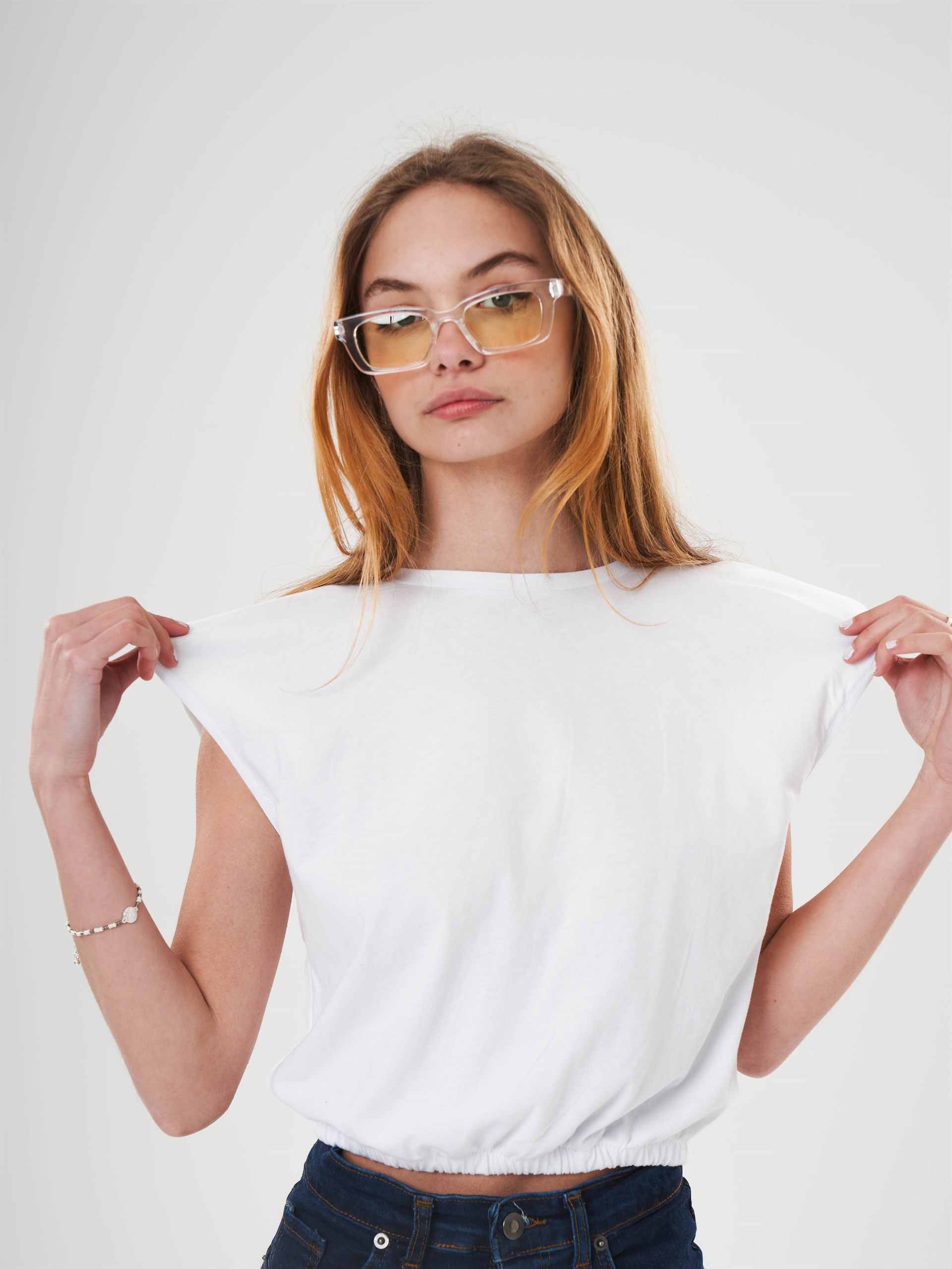 Vatkalı Kolsuz T-shirt