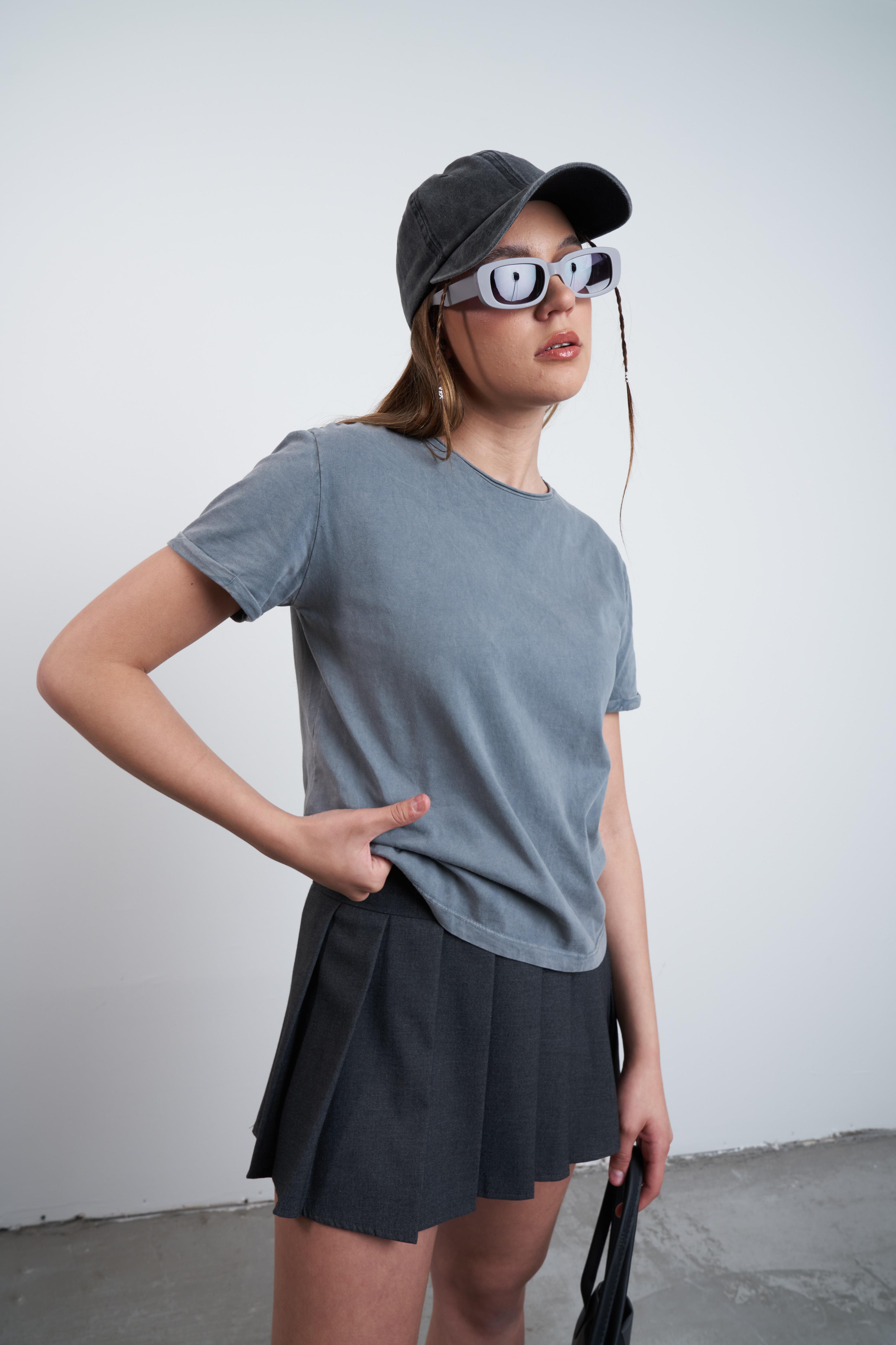 Yıkama Detaylı Basic Kısa T-shirt Gri