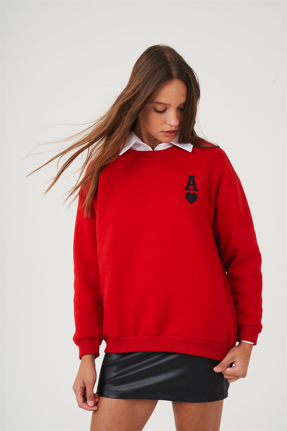 İşleme Detaylı Sweatshirt - Ambar Giyim