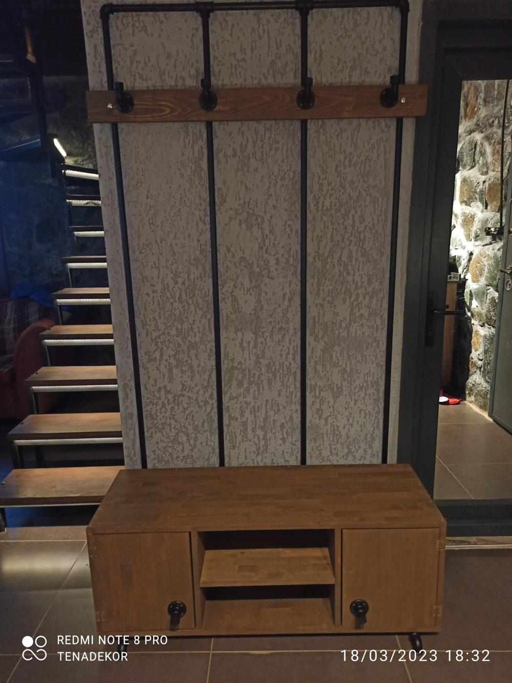 Tena Dekor Endüstriyel Tasarım Portmanto Askılık Dolap Ev Dekorasyonu İşyeri Dekoru Demir Boru Tasarım Atölyesi Üretim  Mobilya İmalatEv Bahçe DekosayonuTena Dekor Dolaplı Portmanto Retro Rustik Endüstriyel Tasarım Askılık