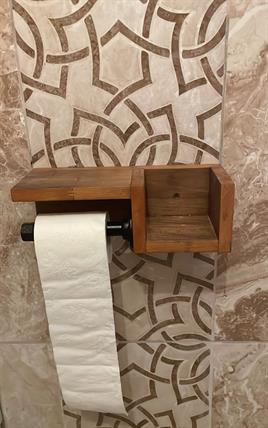Banyo DekorasyonuTena Dekor Demir Boru Ahşap Raflı Tuvalet Kağıtlığı