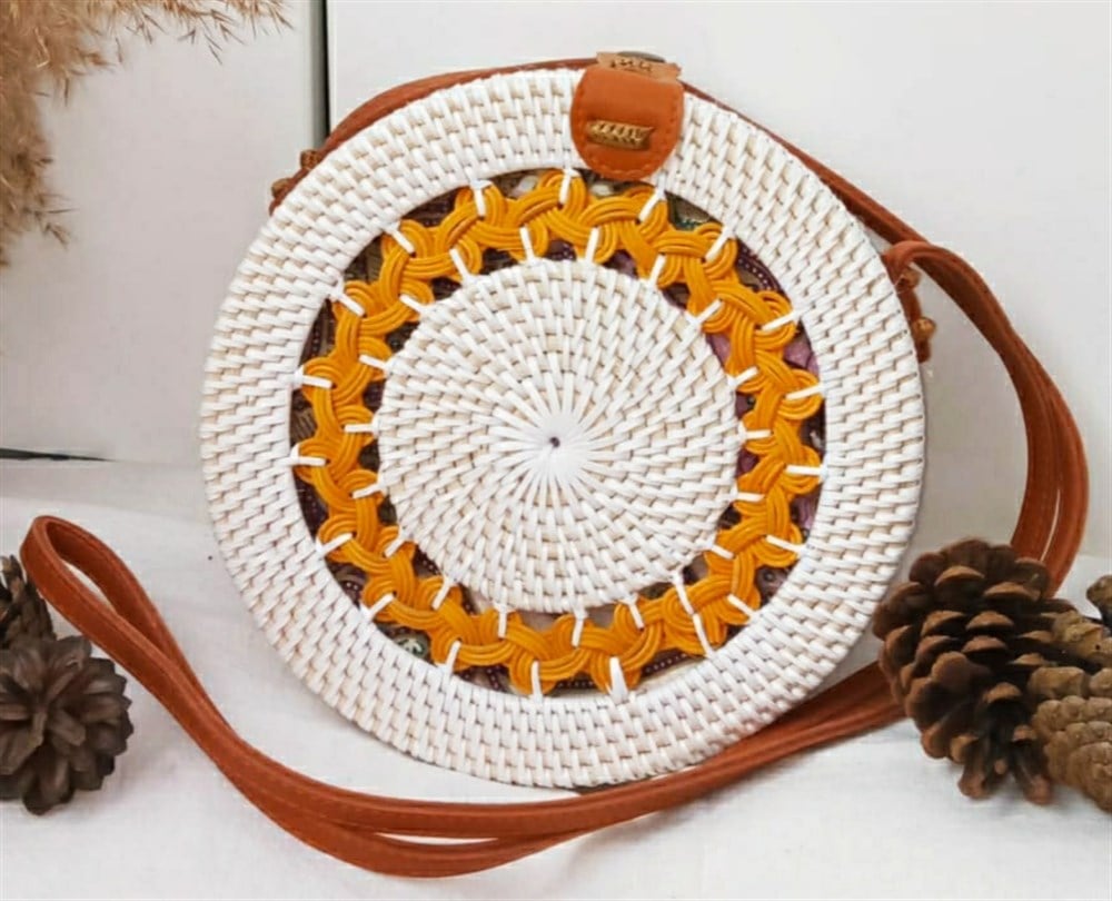 RATTAN YUVARLAK HASIR ÖRGÜLÜ OTANTİK OMUZ ÇANTASI