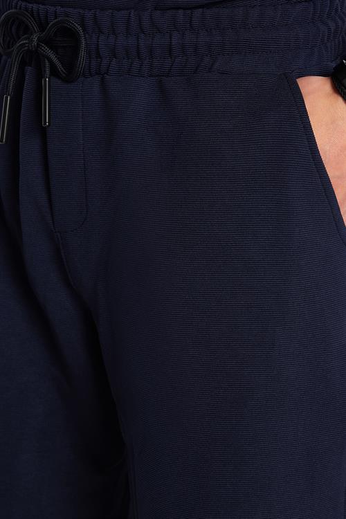 Erkek Standart Fit Pamuklu Fermuarlı Polo Yaka Tişört Beli Bağcıklı Lacivert Şort Takım