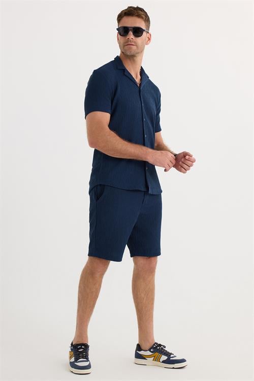 Erkek Slim Fit Dar Kesim Apaş Yaka Beli Bağcıklı İndigo Gömlek Şort Takım