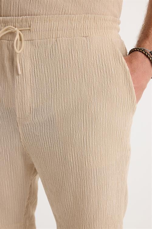 Erkek Slim Fit Dar Kesim Apaş Yaka Beli Bağcıklı Bej Gömlek Şort Takım