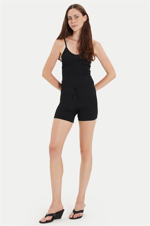 Kadın Slim Fit Dar Kesim Fitilli V Yaka Siyah Askılı Bluz ve Beli Bağlamalı Siyah Şort Takım