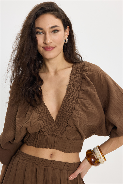 Kadın Oversize Geniş Kesim %100 Pamuk Kruvaze Yaka Crop Fırfırlı Kahverengi Şort Etek Takım