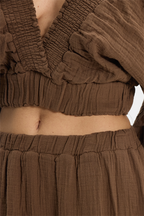 Kadın Oversize Geniş Kesim %100 Pamuk Kruvaze Yaka Crop Fırfırlı Kahverengi Şort Etek Takım