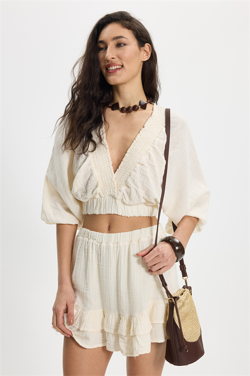 Kadın Oversize Geniş Kesim %100 Pamuk Kruvaze Yaka Crop Fırfırlı Ekru Şort Etek Takım