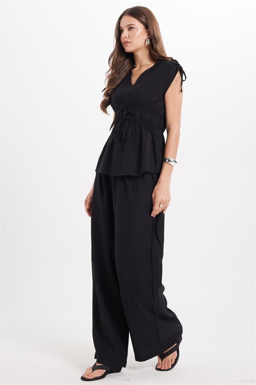 Kadın Standart Fit Normal Kesim V Yaka Beli Büzgülü Bağcıklı Bluz Geniş Paça Siyah Pantolon Takım