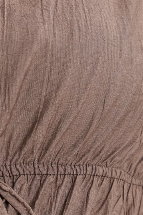 Kadın Standart Fit Normal Kesim V Yaka Beli Büzgülü Bağcıklı Bluz Geniş Paça Kahverengi Pantolon Takım