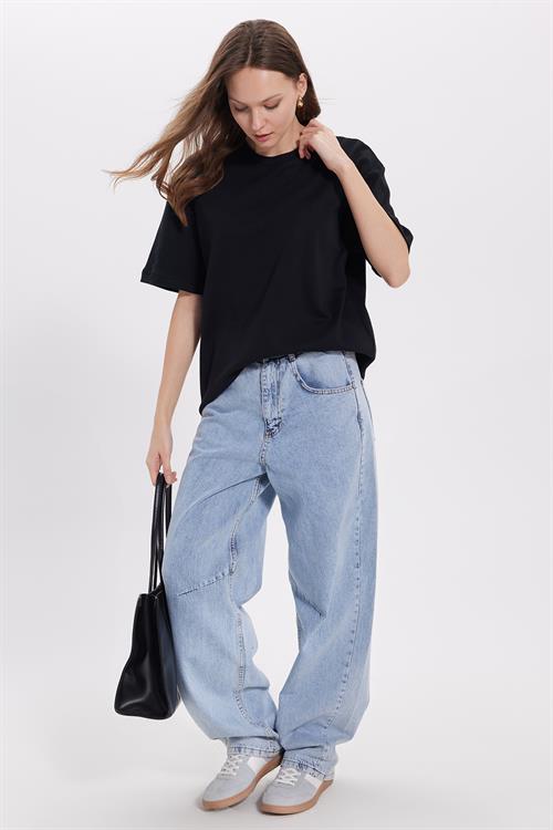 Kadın Oversize Geniş Kesim %100 Pamuk Yumuşak Dokulu Basic Bisiklet Yaka Siyah Tişört