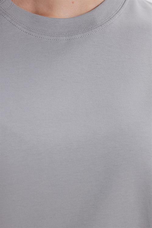 Kadın Oversize Geniş Kesim %100 Pamuk Yumuşak Dokulu Basic Bisiklet Yaka Gri Tişört