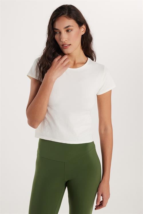 Kadın Slim Fit Dar Kesim Düz Basic Bisiklet Yaka Ekru Tişört