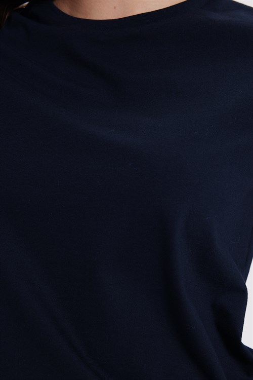 Kadın Relax Fit Rahat Kesim Kısa Kollu Bisiklet Yaka Lacivert Tişört
