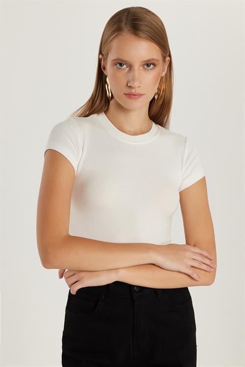 Kadın Regular Fit Klasik Kesim Bisiklet Yaka Viskon Kumaş Ultra Soft Beyaz Tişört