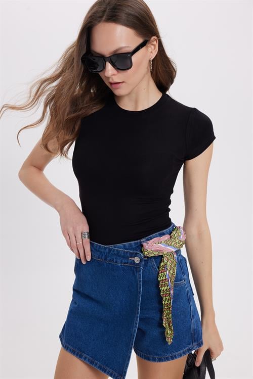 Kadın Slim Fit Dar Kesim Bisiklet Yaka Viskon Kumaş Ultra Soft Siyah Tişört