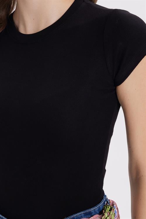 Kadın Slim Fit Dar Kesim Bisiklet Yaka Viskon Kumaş Ultra Soft Siyah Tişört